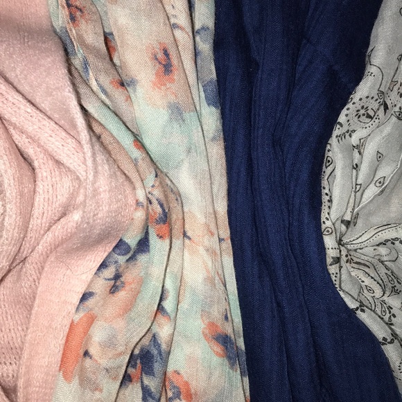 Scarf Set - Picture 2 of 4